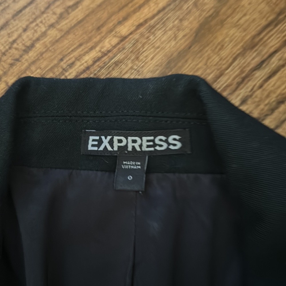 EXPRESS - Picture 2 of 2